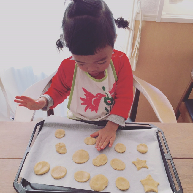 我が家は毎年、♡や似顔絵クッキーを制作し、みんなで食べます