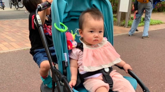 《日本での子育ては、ベビーカーの◎◎が必須！》スタンドバーで、バガブーライフがより快適に♡ さっそく試してみました