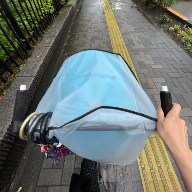 専用レインカバーの同時購入をおすすめします！　（写真は違うものです）