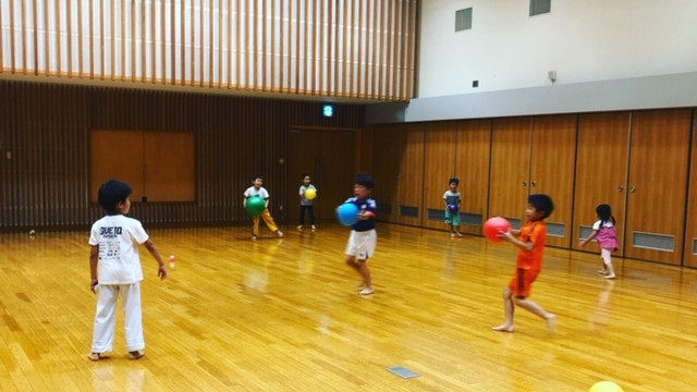 《我が家の習い事事情》5歳兄&3歳妹、今話題のカポエイラをはじめました♪