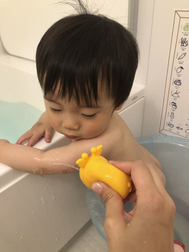 ピュ〜。水嫌いな子にも、慣らしアイテムとして活躍しそう