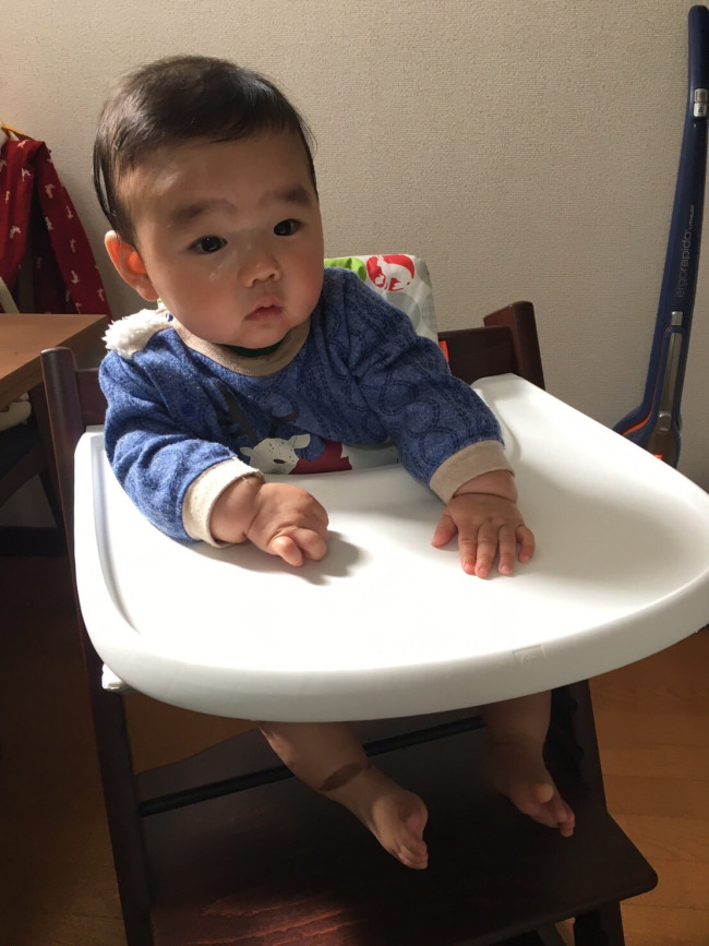 お食事中だけでなく、料理中に「ちょっと待っていてね」とキッチンで使うことも
