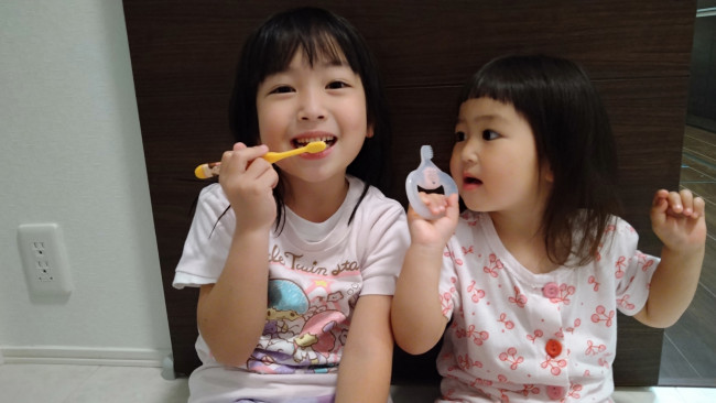 《赤ちゃんの歯ブラシデビュー》いつから、どうやってしたらいいの？ イヤイヤにならない歯磨きの工夫 3ステップ♪