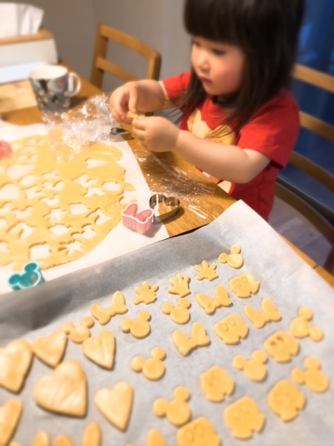 細かな手先を使う作業も、慣れてくるととっても上手に！