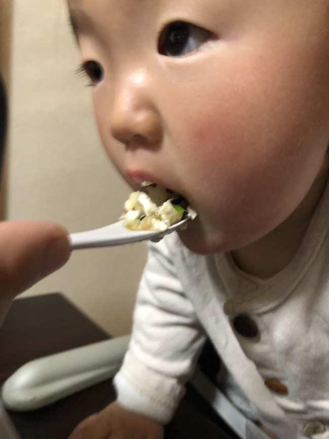 口が小さいので、今のところこちらのカトラリーがジャストサイズ！