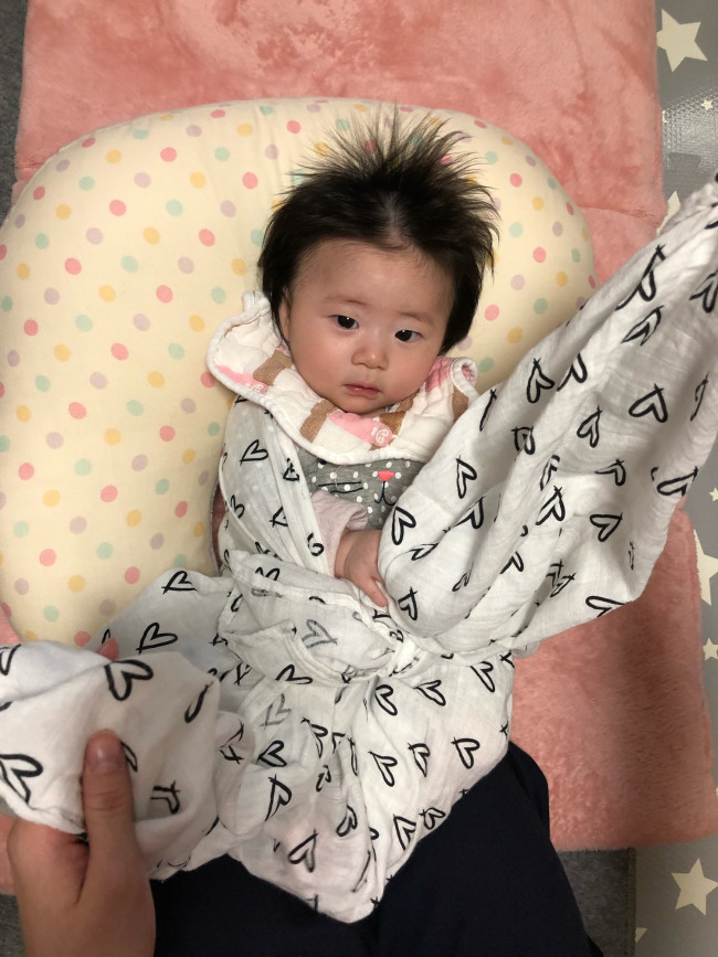 反対側の端と合わせて、しっかり結びます
