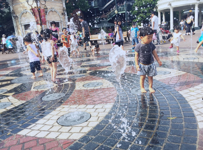 夏は水遊びが最高♡　水で遊べるエリアがあるので、着替えは多めに！