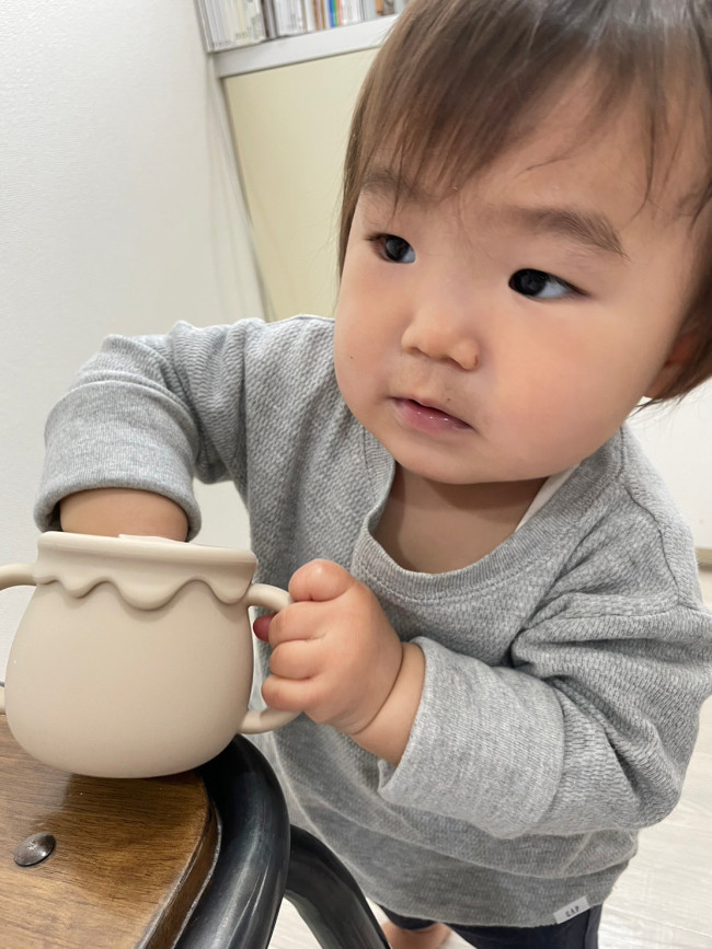 お皿ではなくてスナック専用カップがいいところは、ひとつずつ食べられること！