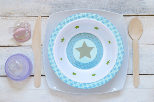離乳食用の、かわいい食器やカトラリーがいっぱい！　選ぶのも楽しいですね♡