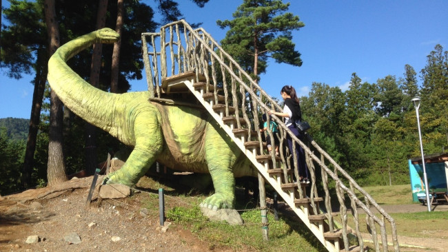《恐竜好きっ子必見！》本物みたいな動く恐竜に大興奮♪　遊んで学べる福井県立恐竜博物館へ行こう！