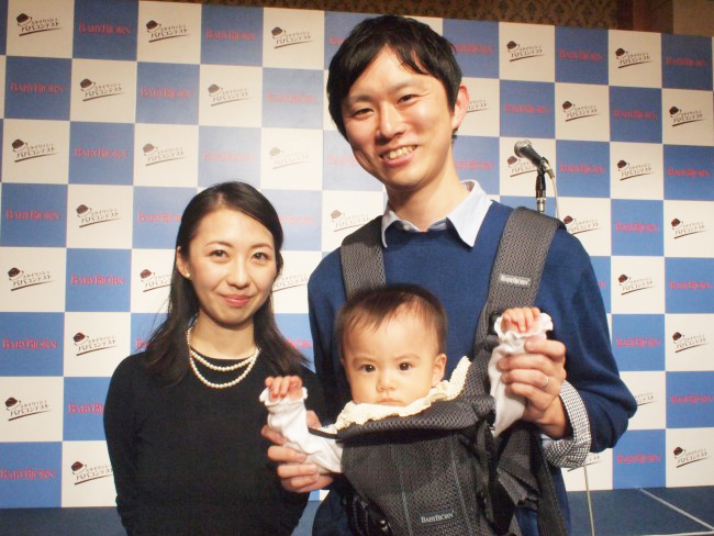 グランプリの高橋佳祐パパ。娘ちゃんは、パパの抱っこでいつまでもご機嫌でした♪