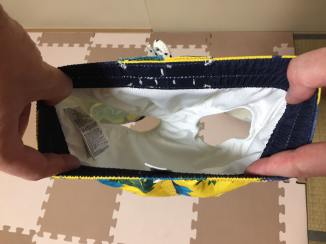 メッシュ部分でオムツもずれずにしっかりガード！