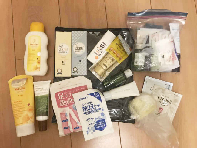 洗剤やボディソープなど細かいものはまとめてポーチイン！　ベビーのソープは一緒に髪も洗えるものを