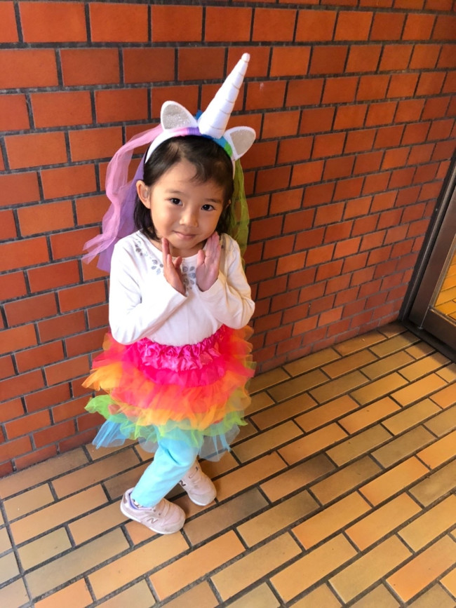 ユニコーンに変身してノリノリ♡ こちらもプチプラで集めたアイテムばかり！