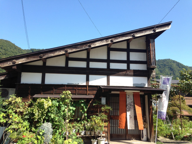 こちらは八海山茶屋！　趣のある建物です