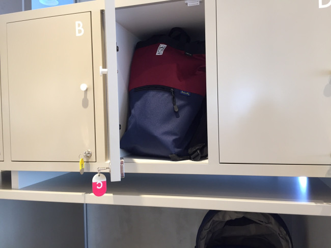 大きな荷物は無料のロッカーに入れて、手ぶらでショッピング！　こんな快適なことはないですよね