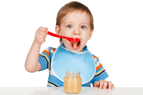 ミルクや離乳食を持ち歩くママ、まだまだ食中毒などに気をつけて！