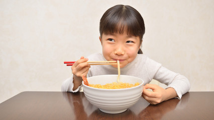 《カラダを使うので、こどもにぴったり！》夏の親子クッキングに、手作りうどんはいかが？
