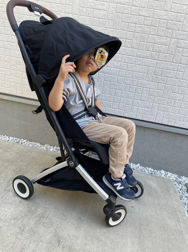 大きな子が乗っても、倒れることなく安定しています