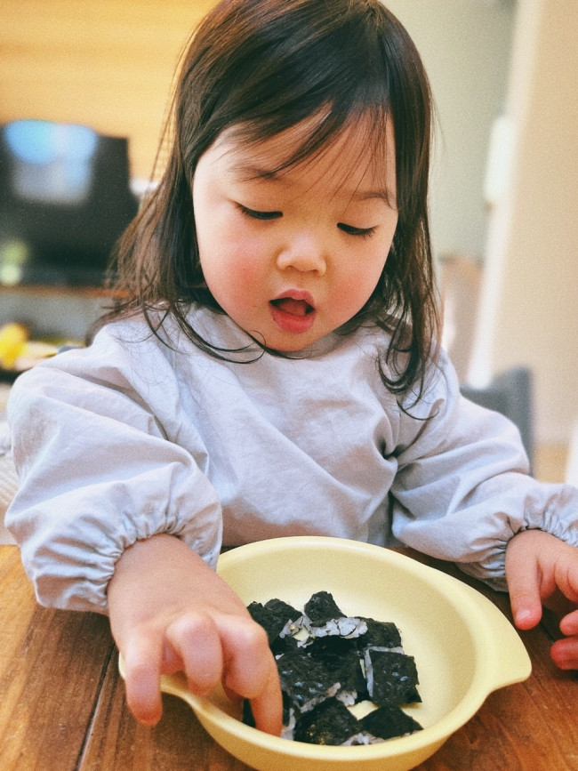 手に付きづらく食べやすい、海苔サンド