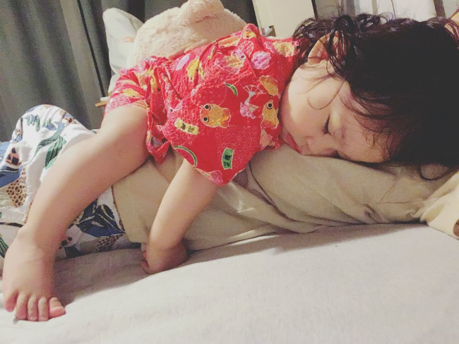 おっぱいはなくても、くっついていれば安心するよう