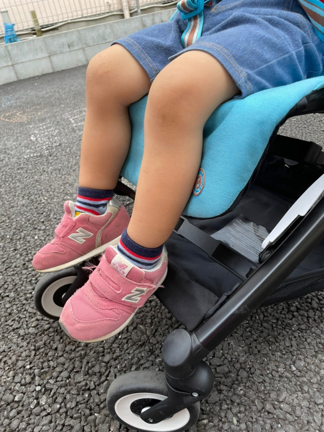 きちんとしたレッグレストがついています。足置きはあっても置いていない場合も多いので、なしでも気にならないかも？