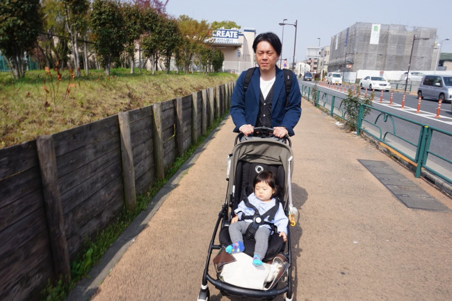 通勤時でも浮かないカラー&スタイル。パパ好みを考えるとブラックを選びがちですが、オリーブグリーンやスカイブルーなども他にはないカラーでかっこいい！