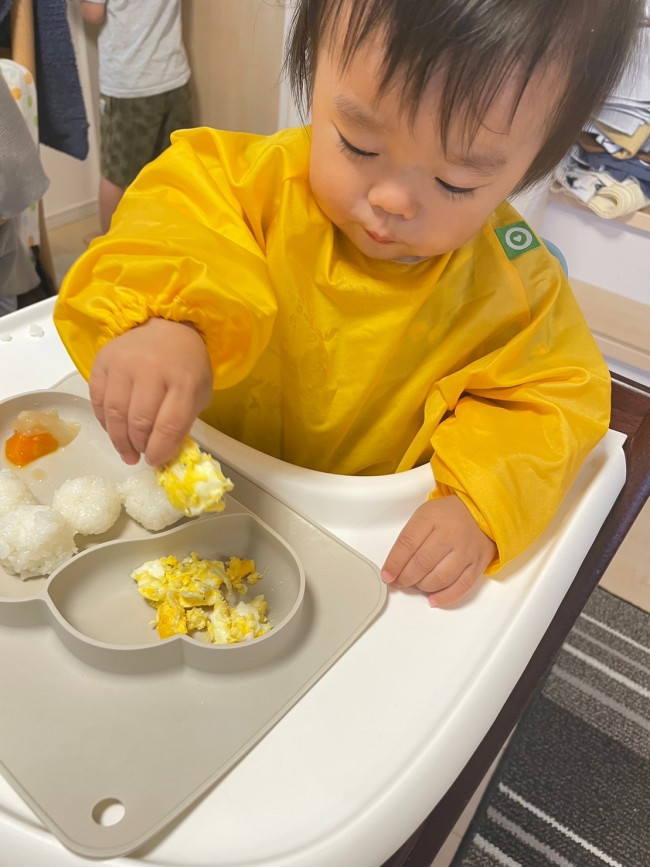 上の子たちとは献立がまだ少し違う末っ子。レンジで立派なおかずができて大助かり！