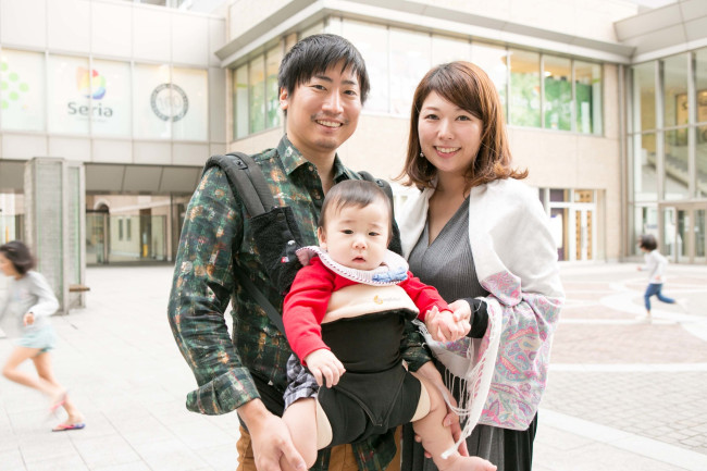 かわいいママと、かっこいいパパ&潤くん。子育てのモットーは「たくさんハグすること！」