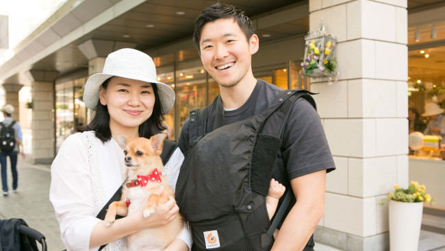 【family snap!】かわいいワンちゃんも、バガブーに乗って一緒におでかけ♡