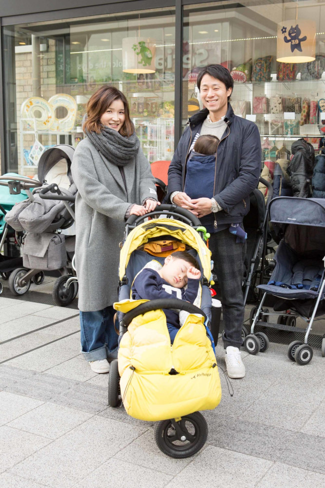 辻運秀さん、文さん、けいとくん（2歳11ヶ月）、なおきくん（11ヶ月）