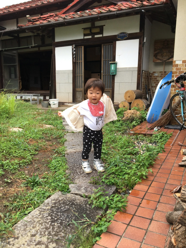 家族で福島へ移住してきてからはじめての秋冬。東京より一足早く衣替えしました