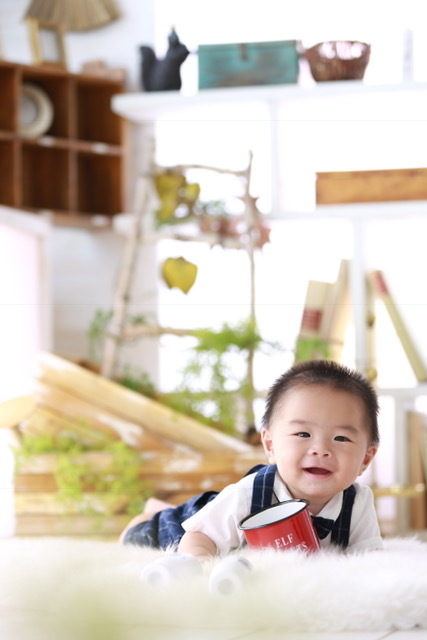 ニッコニコの次男。赤ちゃんの撮り方を心得たプロたちの仕事は、やっぱり素晴らしい！