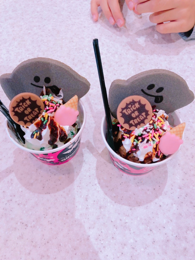 31アイスは、ハロウィンのおばけデコレーションに！